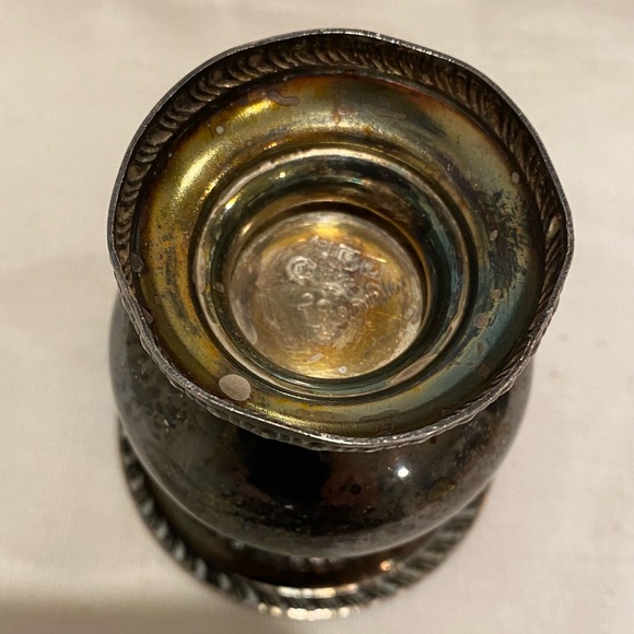 Vintage silver plate Sheffield mini vase/ urn - shabby chic / retro / MCM - Picture 3 of 7